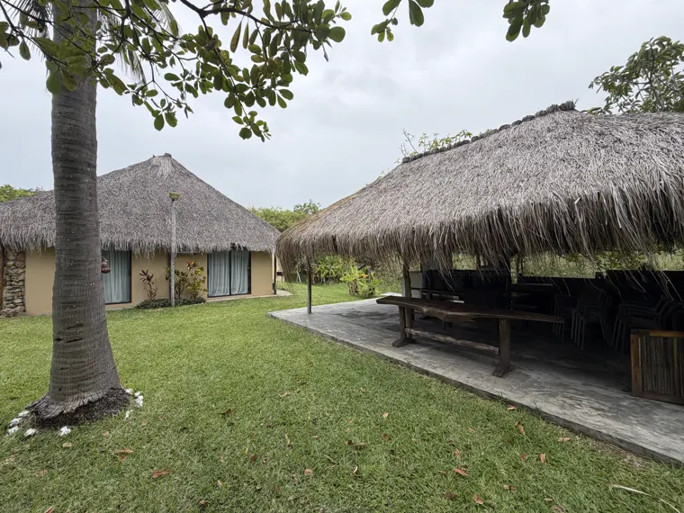 Thatch shade beside the casas