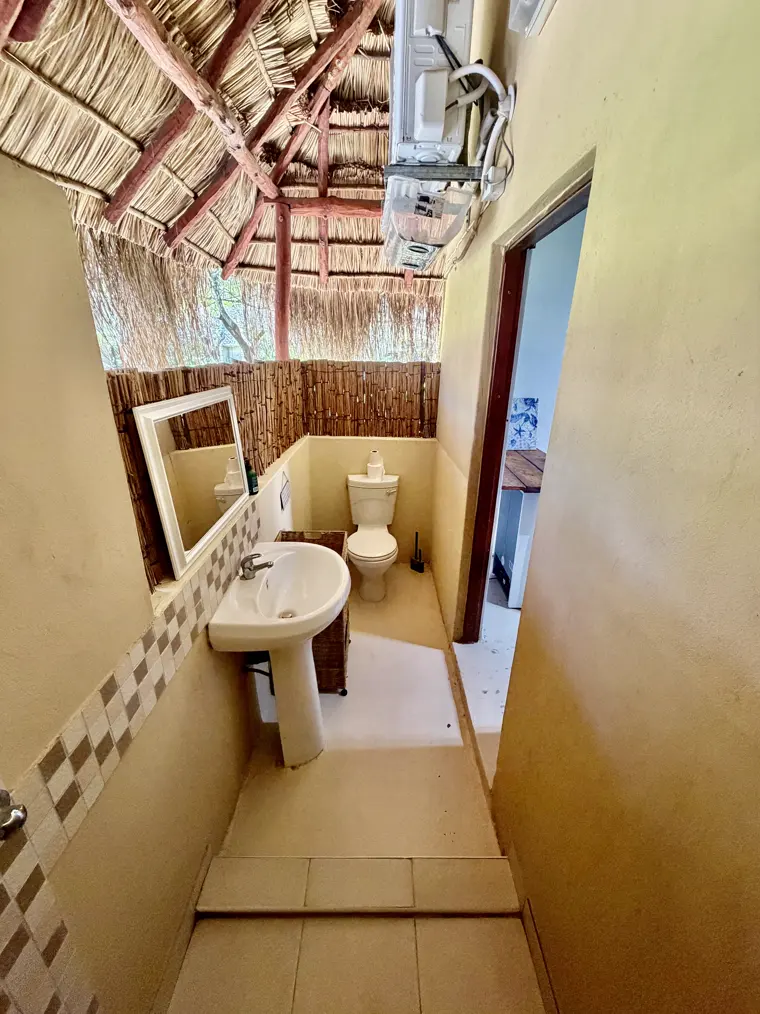 The bathroom in Sala One