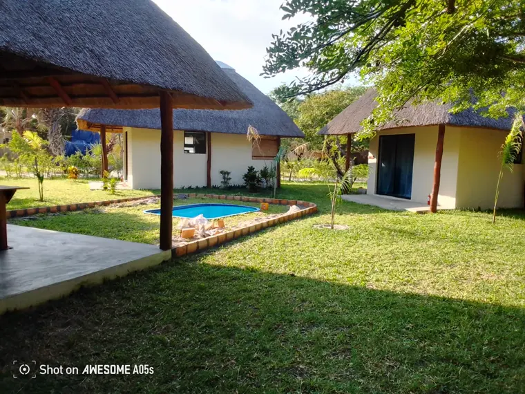 The salas and lapa from the lawn
